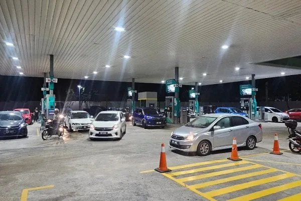 berita palsu harga petrol